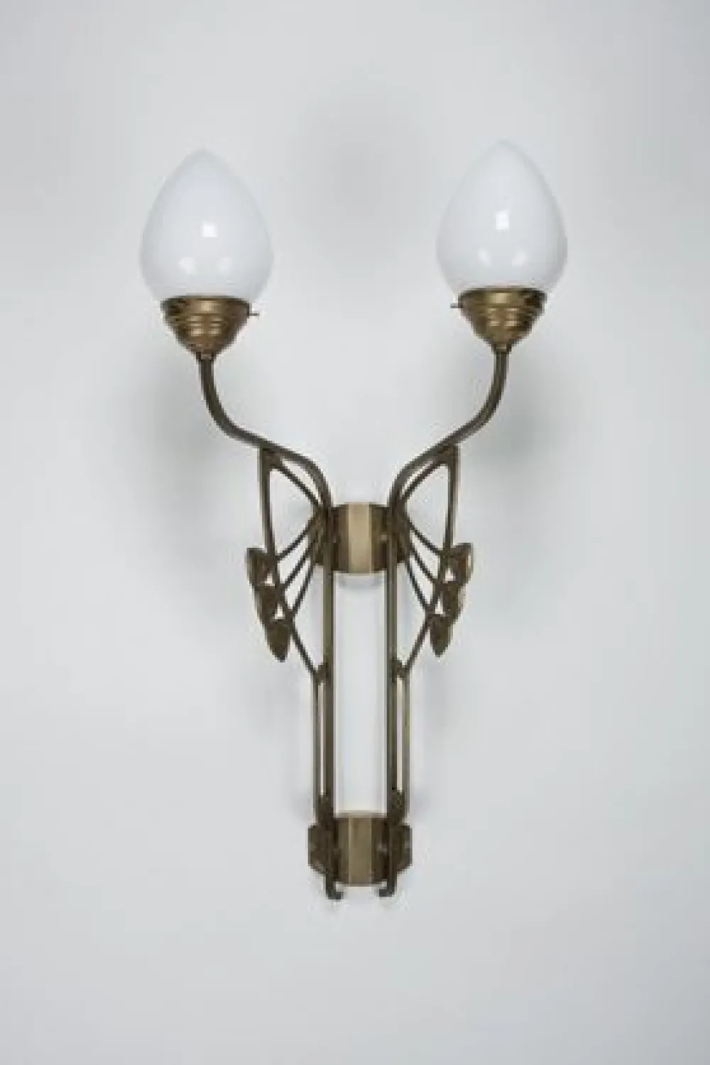 Berliner Messingleuchten Gemütliche Wandleuchte Messing Glas Weiß E27 B:44 cm* Wohnzimmerlampen|Metall Lampen