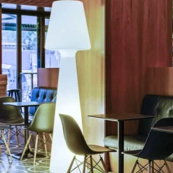 Clearance Newgarden LED Dekolampe außen 200 cm hoch IP65 Stecker Kabel 6000 K