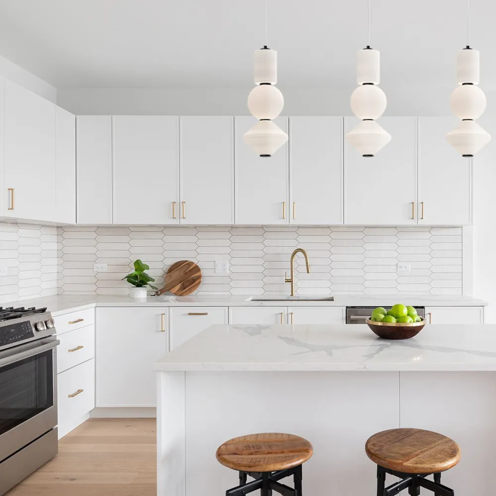 Hot Elstead LED Pendelleuchte Schwarz Weiß verstellbar aus Metall Glas