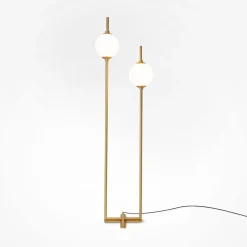 Sale Maytoni LED Stehleuchte Metall Glas 150 cm hoch in Messing Weiß