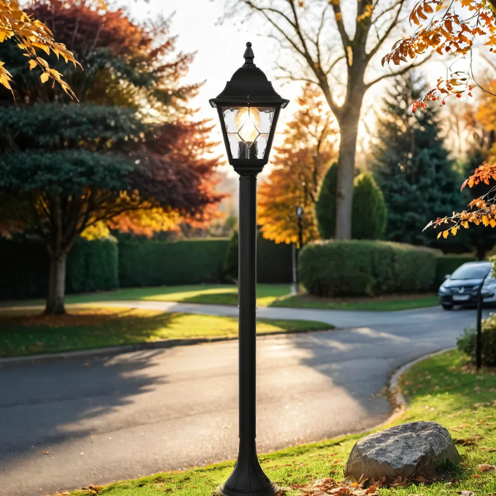 Elstead Schwarze Wegeleuchte wetterfest H:109cm LEADWORTH