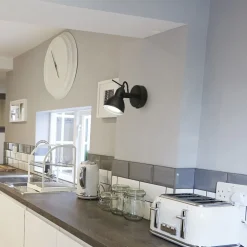 Outlet Searchlight Schwarzer Wandspot Metall verstellbar GU10 bis 50 W