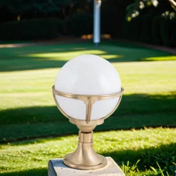 Clearance Lido Sockelleuchte außen Messing Kugel Schirm Weiß