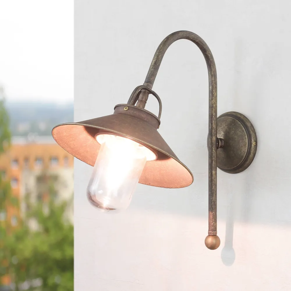 Sale Giovanni Battista Wand Außenleuchte aus Messing in Antik Bronze