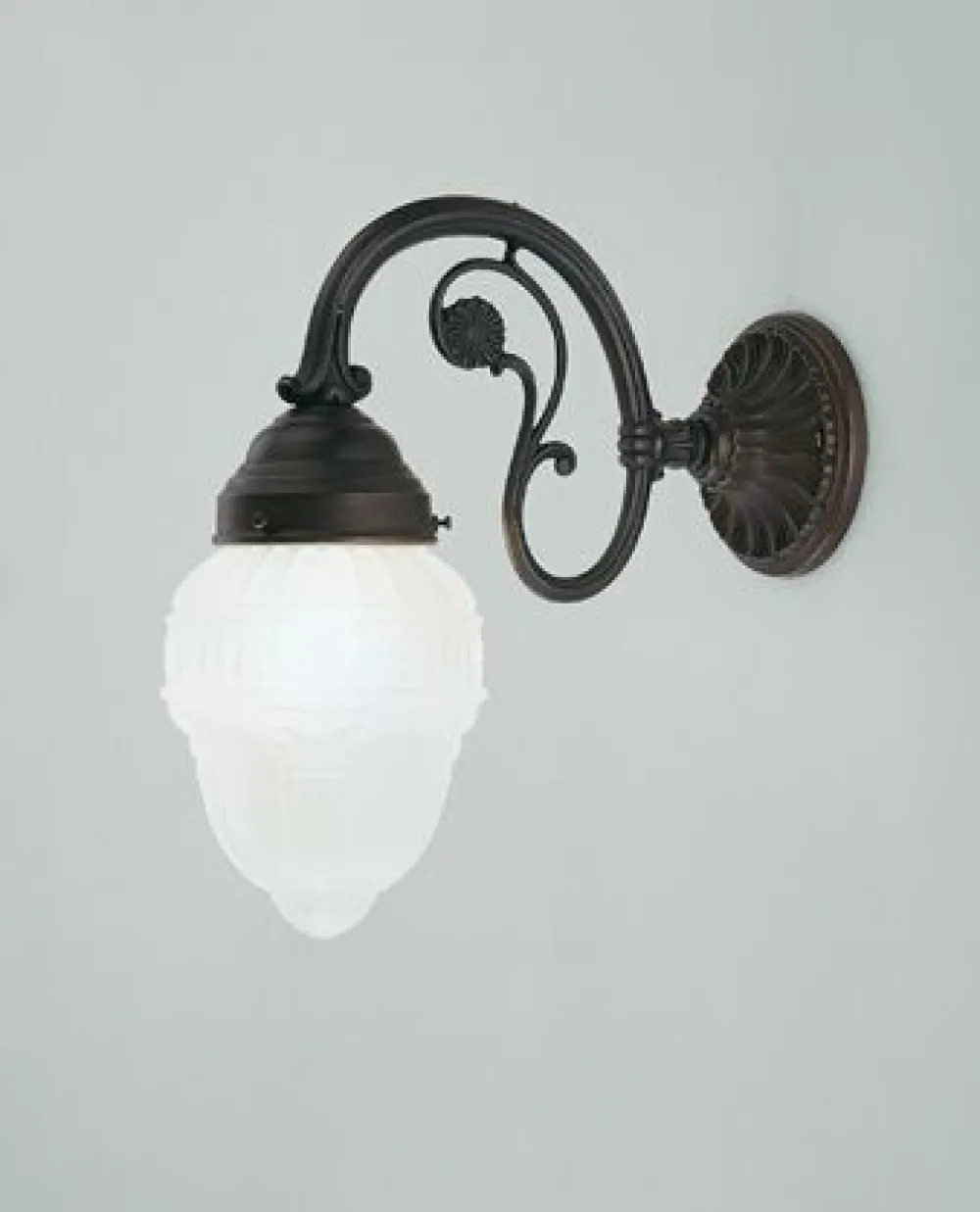 Berliner Messingleuchten Wandlampe Echt-Messing Antik Glas blendarm E27 T:29 cm* Wohnzimmerlampen|Küchenlampen