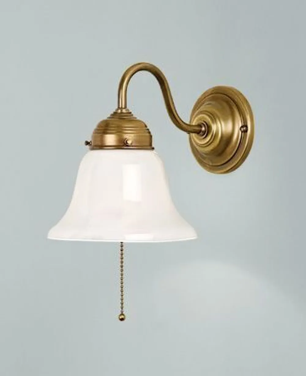 Berliner Messingleuchten Wandlampe mit Zugschalter Glas Messing E27 T:24 cm